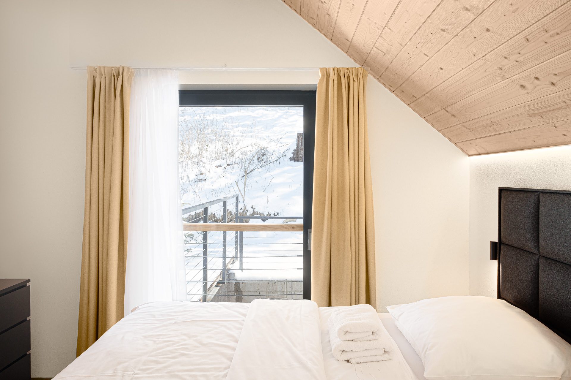 Tri Vody Chalets -Bedroom- Apartment 2+panorama